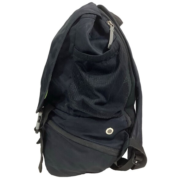 REI Co-op Flash Daypack - Black - 20 L Backpack - Top Flap Buckles -Green Lining - Picture 2 of 10